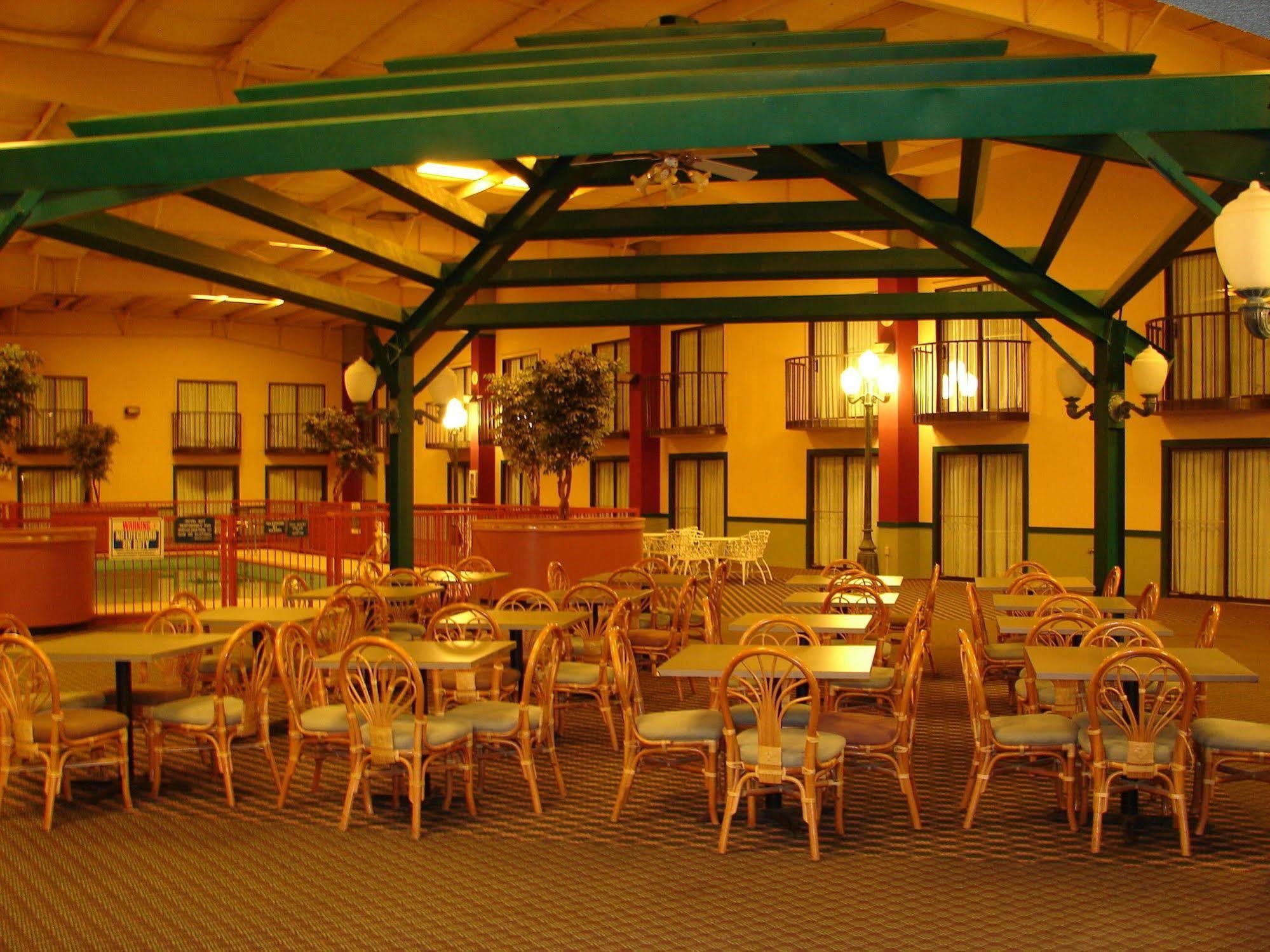 Regency Inn & Suites 알투스 외부 사진